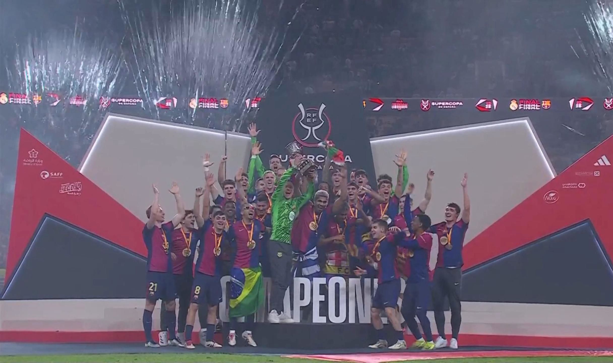 詹：现在的身体状态还不是很好；施洛特贝克整天说“废话”