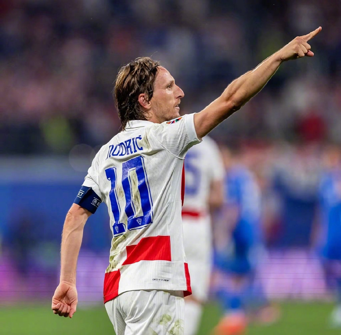 英超俱乐部最快达成50场零封门将前10：切赫第1，拉亚第5