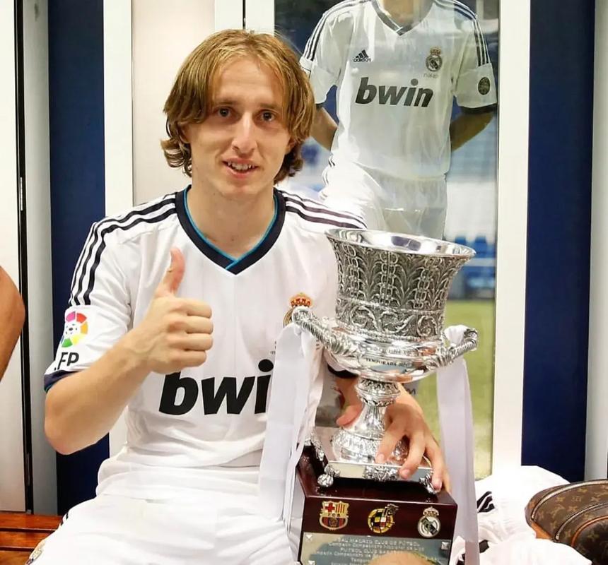 上届意甲冠亚军输球！朱婷10分无缘决赛，边攻低迷科内新赛季首败