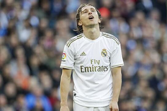 镜报：曼联100英镑开放球迷参观卡灵顿新基地，可进入更衣室